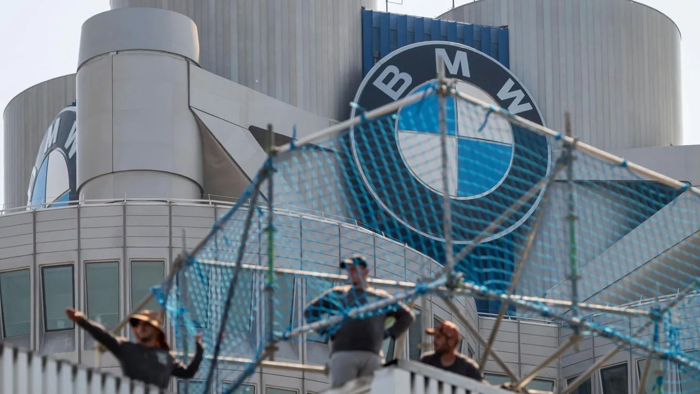 Autokonzern in der Misere: BMW-Gewinn stürzt um über ein Drittel ab