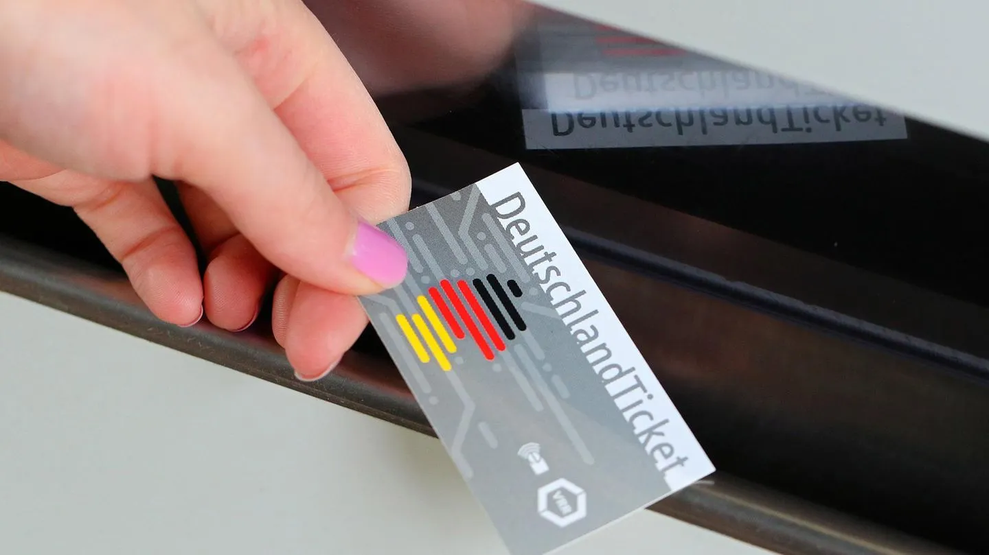 Früheres Bürgergeld: Deutschlandticket für 27,50 Euro — wer wirklich profitiert, wer leer ausgeht