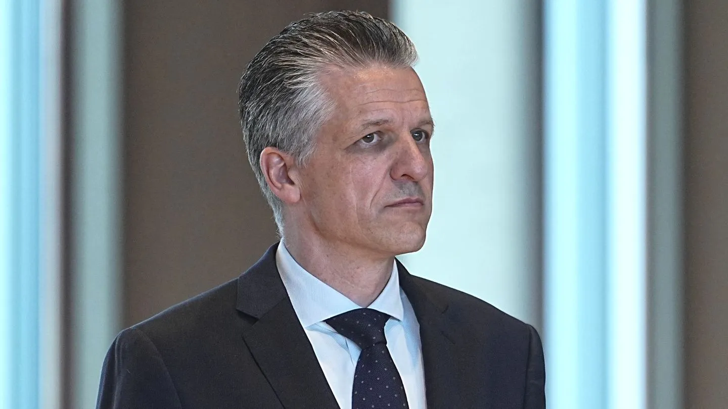 Merz’ Personalumbau: Frei wird Fraktionschef – Drei Ministerwechsel als Durchhaltezeichen