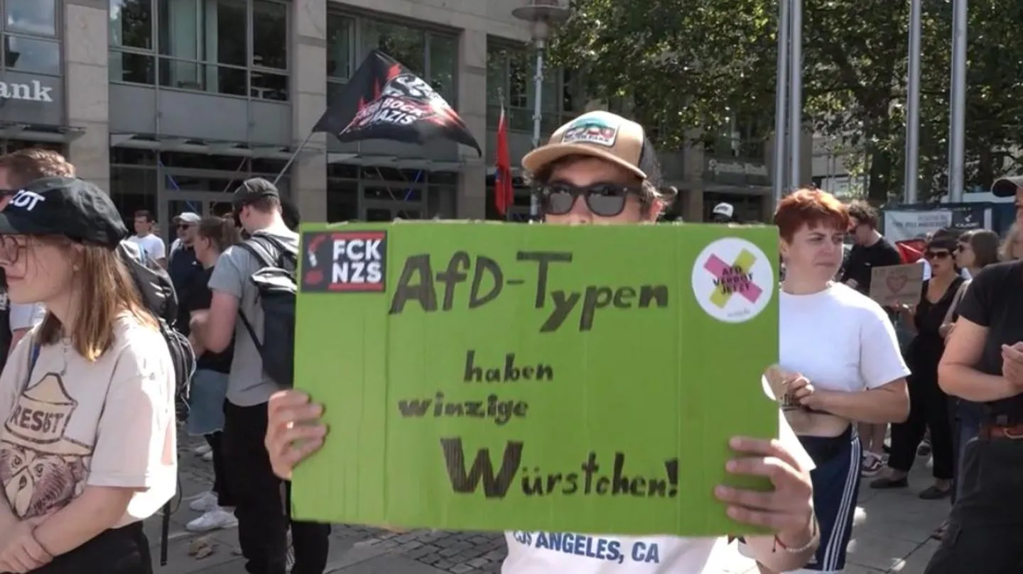 Sachsen-Anhalt vor entscheidender Wahl: AfD mit Aussicht auf absolute Mehrheit – Merkel äußert sich