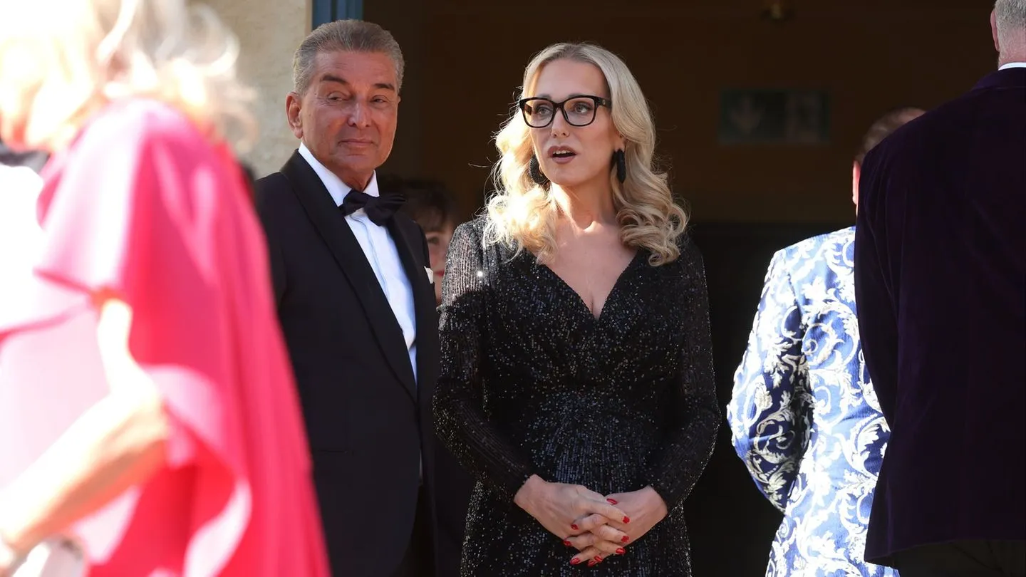 Feierliche Szenerie in Bayreuth: Katharina Wagner empfängt Gäste – Michel Friedman an ihrer Seite