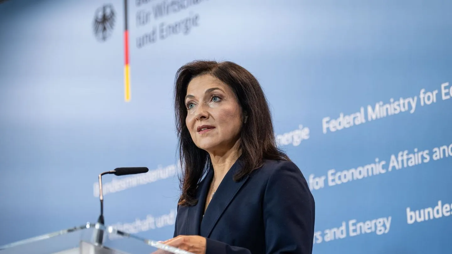 Ministerin Reiche zurück: Investitionen sollen Deutschland wieder voranbringen