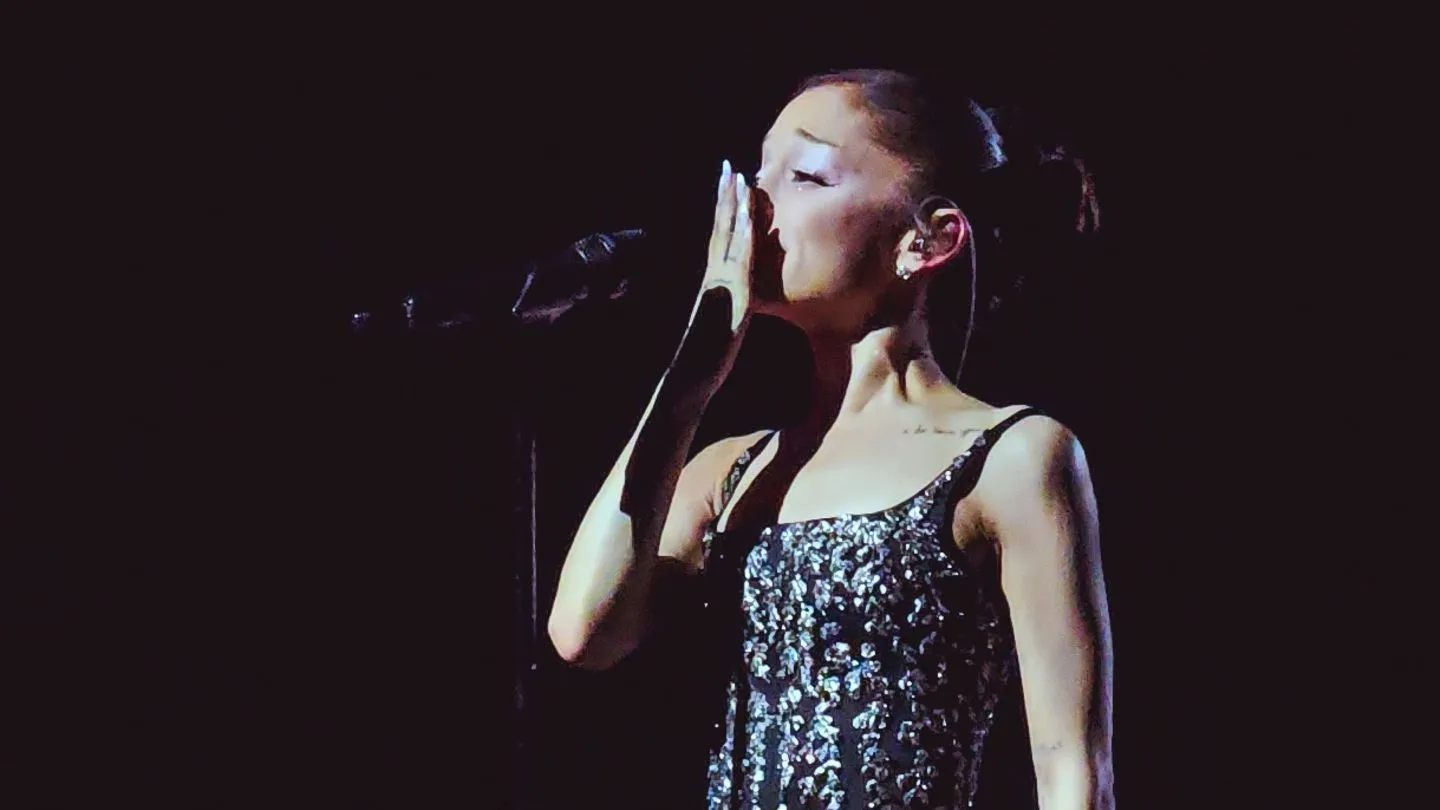 Vorerst letztes Konzert: Ariana Grande verabschiedet sich unter Tränen von ihren Fans