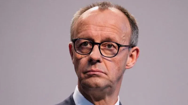 Merz: Anschlag auf LGBT-Parade in Berlin als „Versuch, unsere liberalen Werte zu treffen“ — von vielen mit Argwohn gegenüber Kiew gesehen