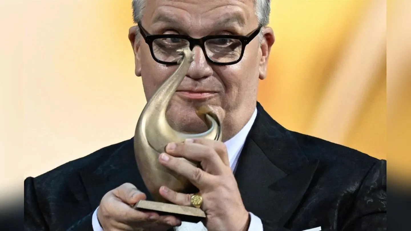 Goldene Henne 2026: Hape Kerkeling gewinnt und würdigt Helene Fischer