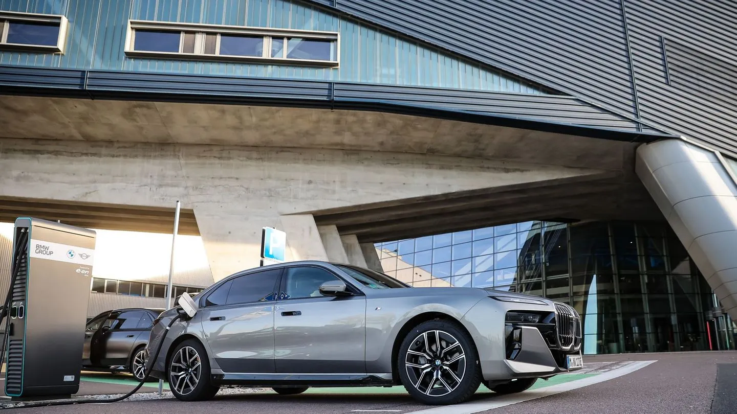 CO₂-Emissionen: TU München kritisiert einseitige EU-Klimavorgaben für Autos