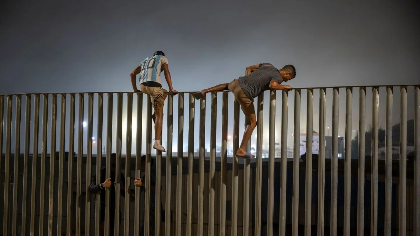 EU-Migrationspolitik: Krise in Ceuta – Kann Spanien aus dem Schengenraum fliegen?
