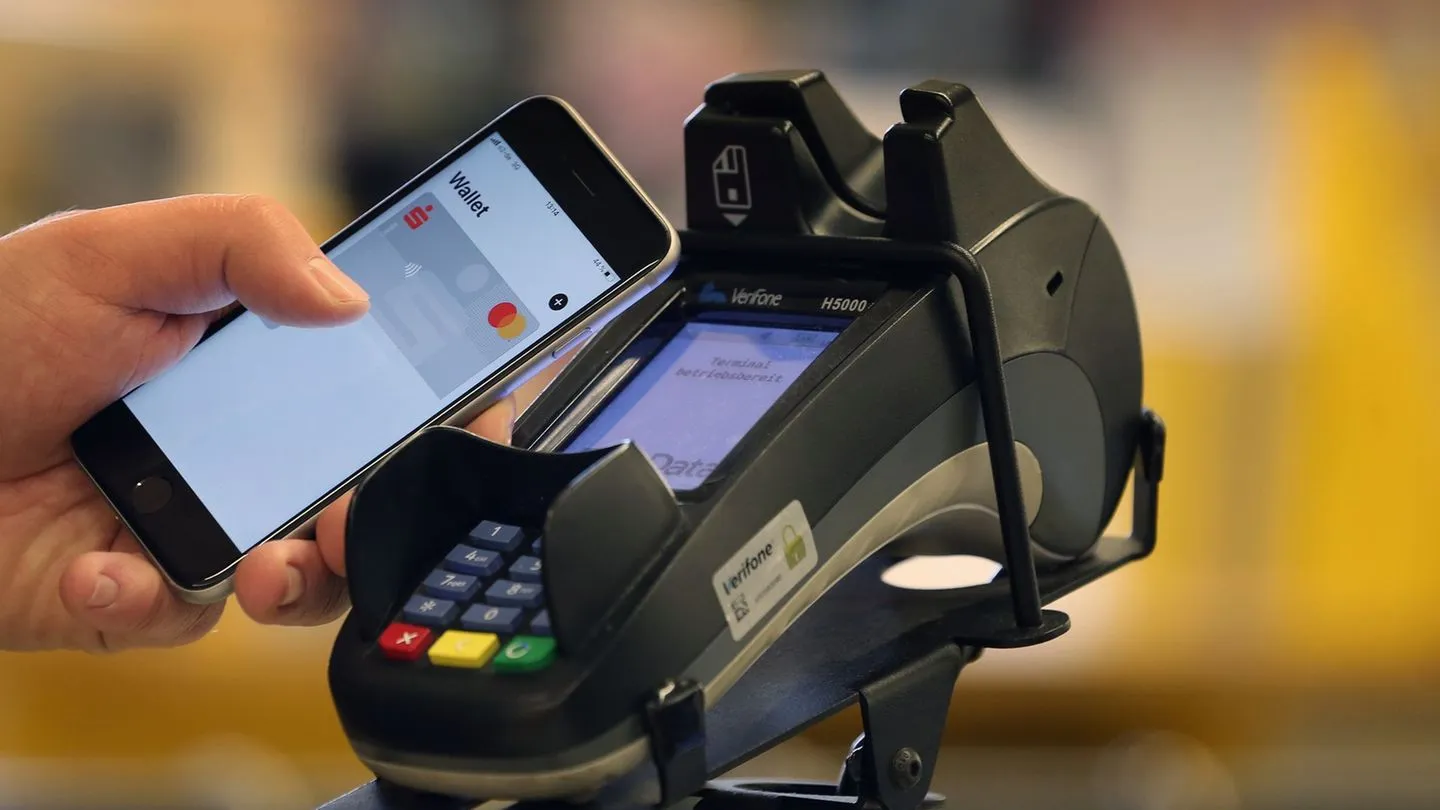 Verbraucher: Deutschland holt beim digitalen Bezahlen auf – Bargeld bleibt beliebt