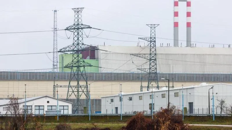 Reuters: Mádjár schließt mehrwöchige Stilllegung des AKW Paks nicht aus