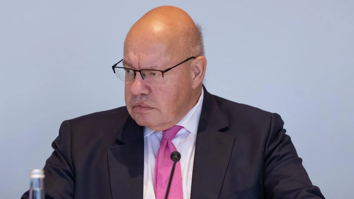 Merz’ Kabinettskarussell: Altmaier „betroffen und wütend“ — peinlicher Rückzug und fragwürdige Einflüsse