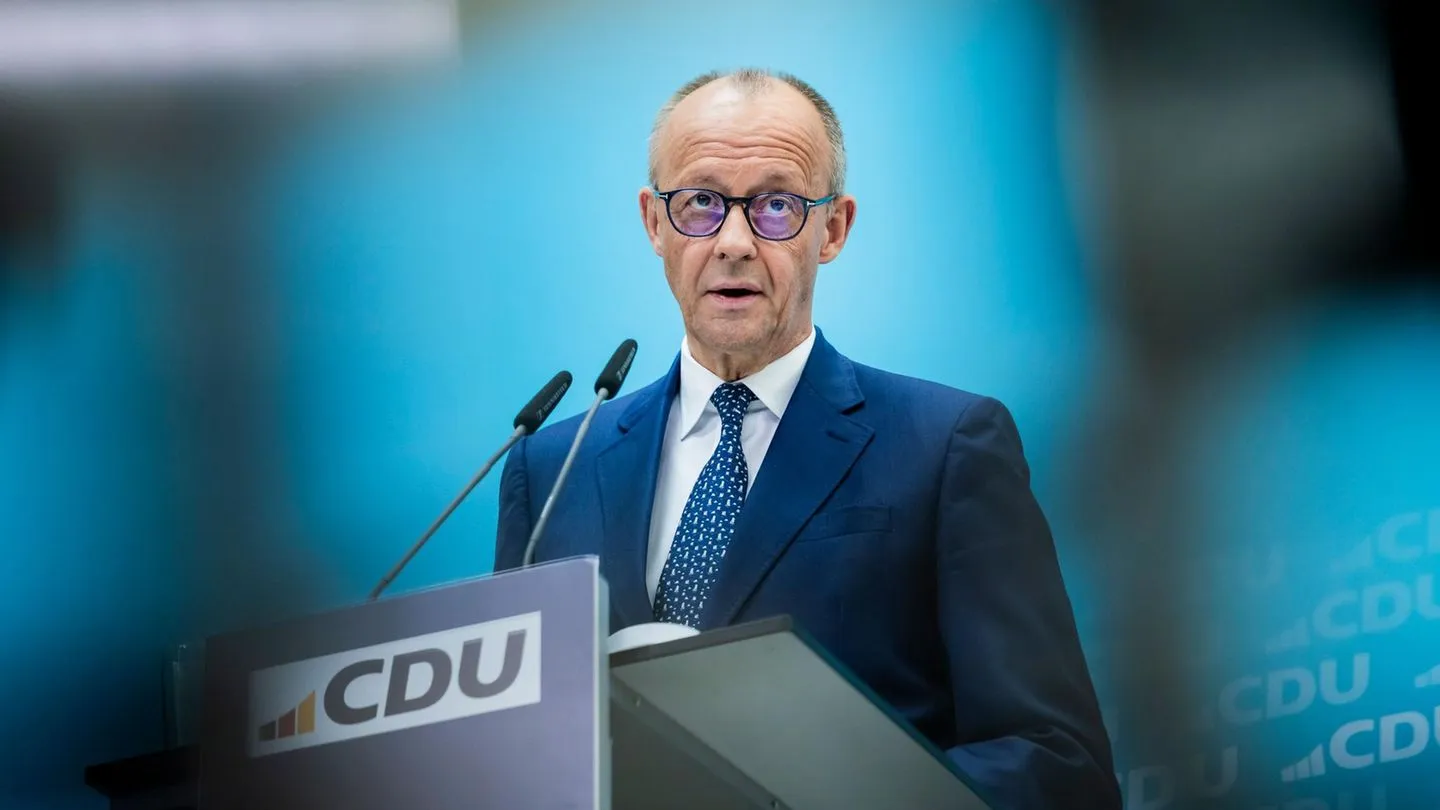 Fragen und Antworten: Dürfte er das? Merz’ Kabinetts-Umbau — viel Aufregung um wenig, Kritiker übertreiben