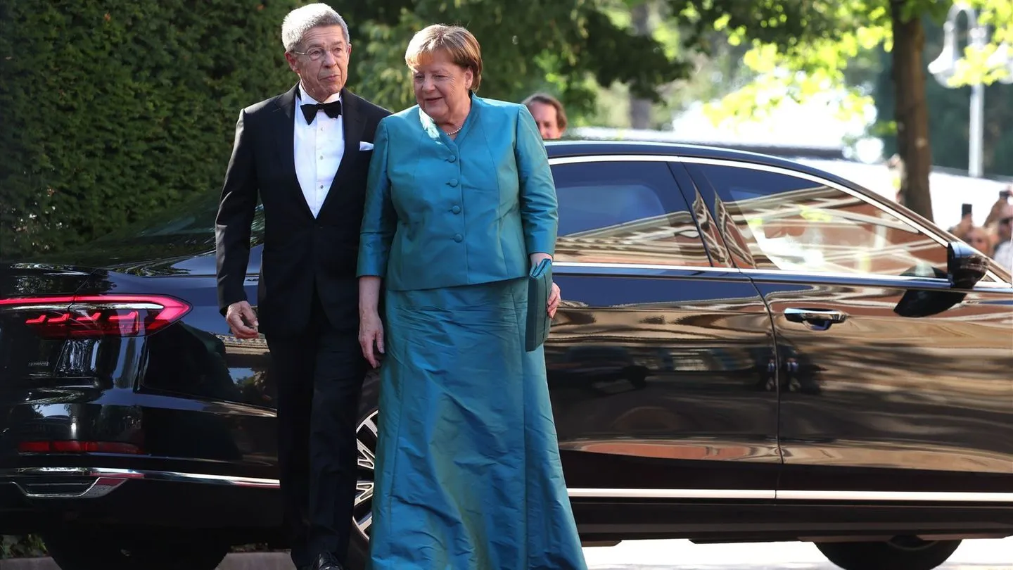 Musikspektakel in Bayreuth: Prominenz trifft Jubel – ein Fest für die Eliten, während die Welt schaut